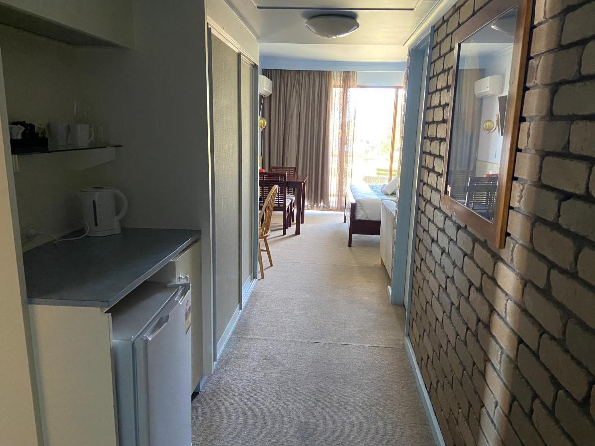 Abel Tasman Waterfront Motel Lakes Entrance Extérieur photo