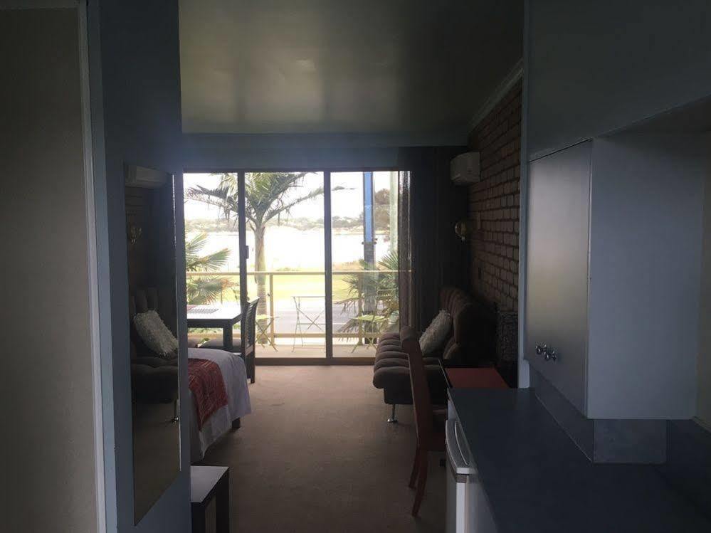 Abel Tasman Waterfront Motel Lakes Entrance Extérieur photo