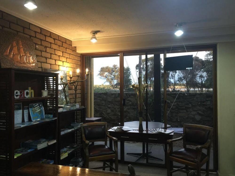 Abel Tasman Waterfront Motel Lakes Entrance Extérieur photo